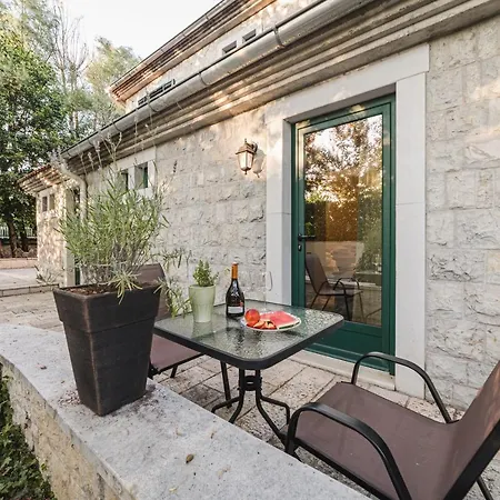 Guest house Casa Ra 4*