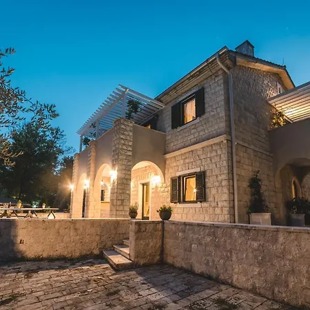 Guest house Casa Ra 4*